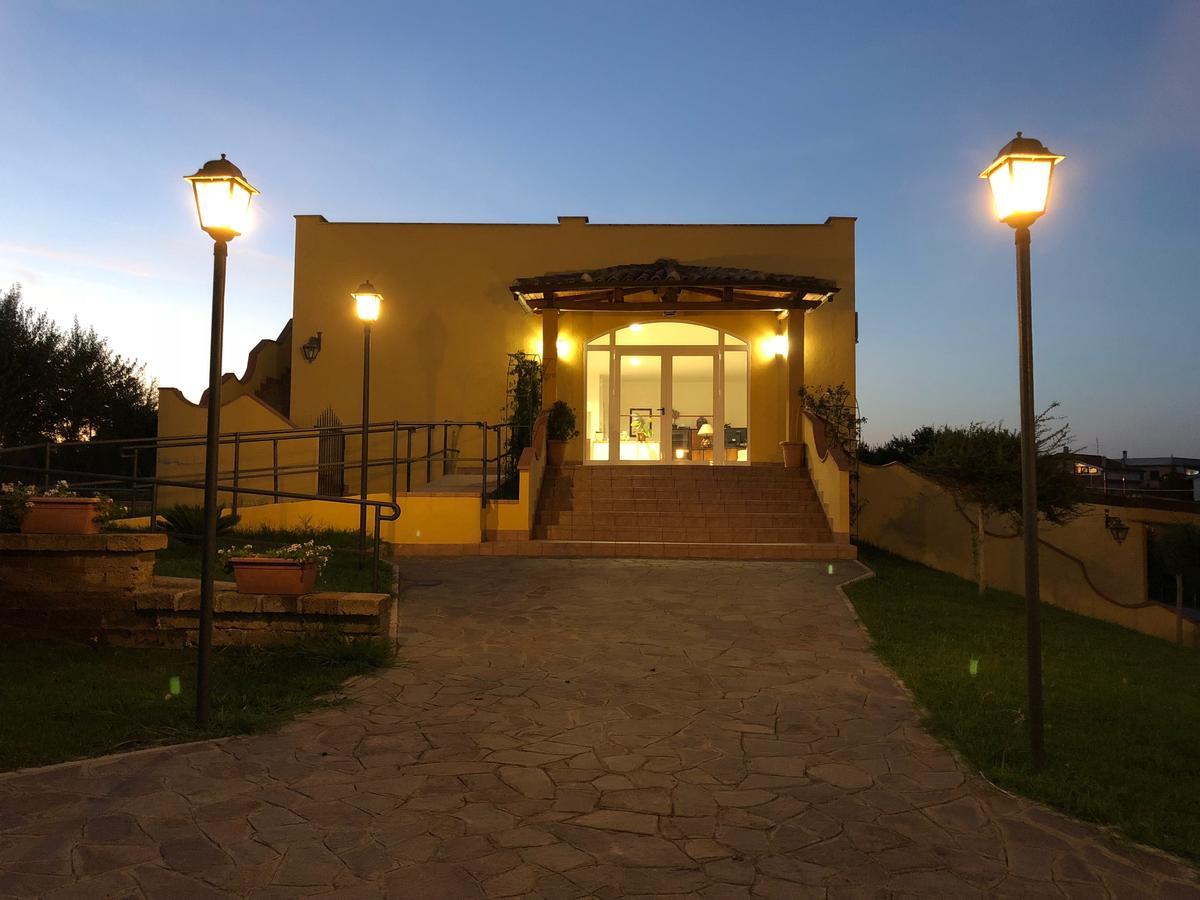Agriturismo "Lo Zafferano" Aprilia Eksteriør bilde